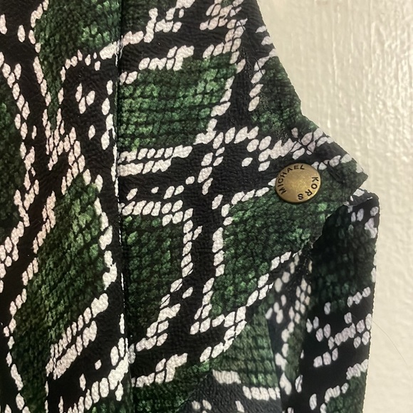 Rare Michael Kors Snakeskin Pattern Blouse 💚 - Picture 3 of 5